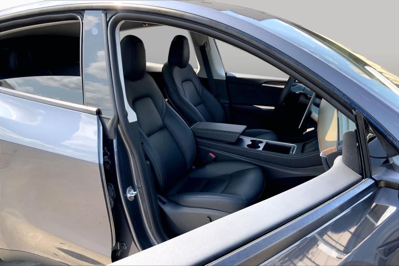 Used 2023 Deep Blue Metallic Tesla  image 8