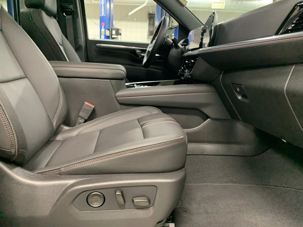 Used 2026 Summit White Chevrolet RST image 21