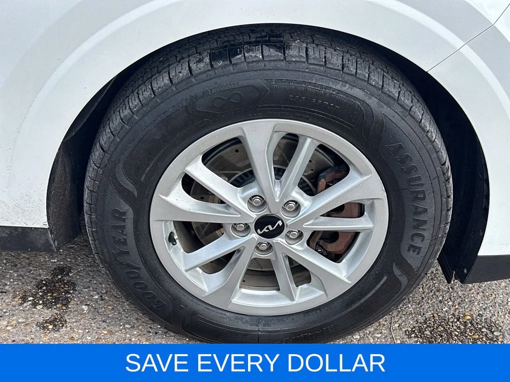 Used 2024 White Kia LX image 24