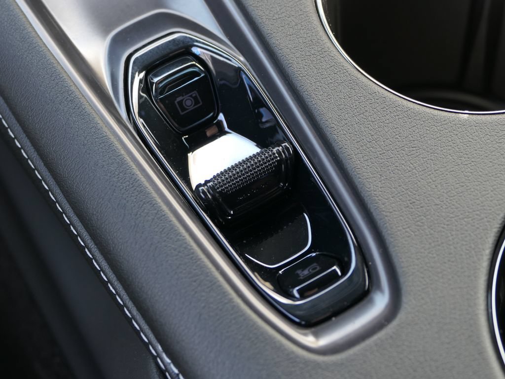 New 2027 Admiral Blue Metallic Chevrolet 2LT image 28