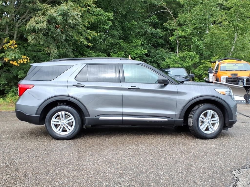 Certified Used 2023 Gray Metallic Ford XLT image 3
