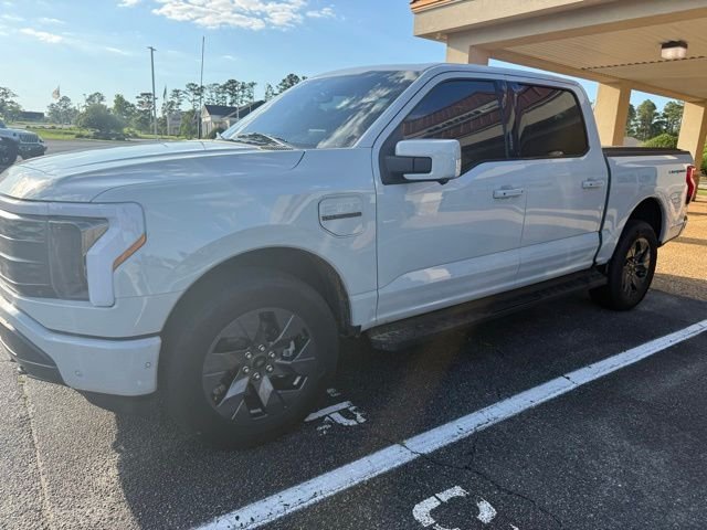 2023 Ford F-150 Lariat 4x4 SuperCrew 5-1/2 Box's photo