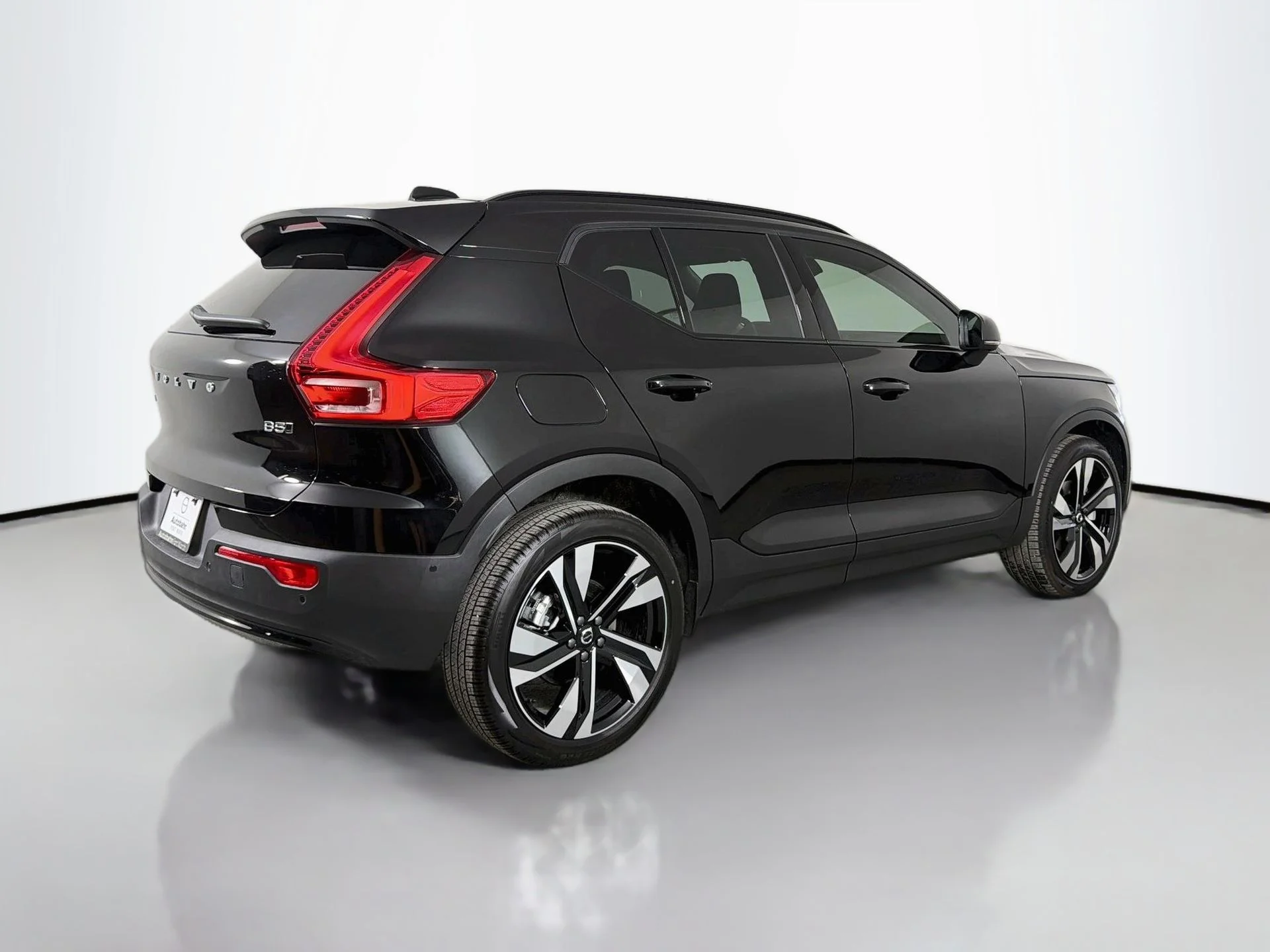 New 2026 Onyx Black Volvo Plus image 5