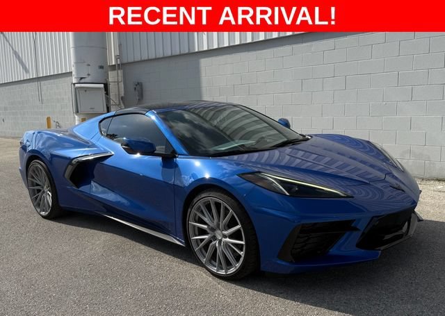 Used 2020 ELKHART LAKE BLUE METALLIC Chevrolet 2LT image 1