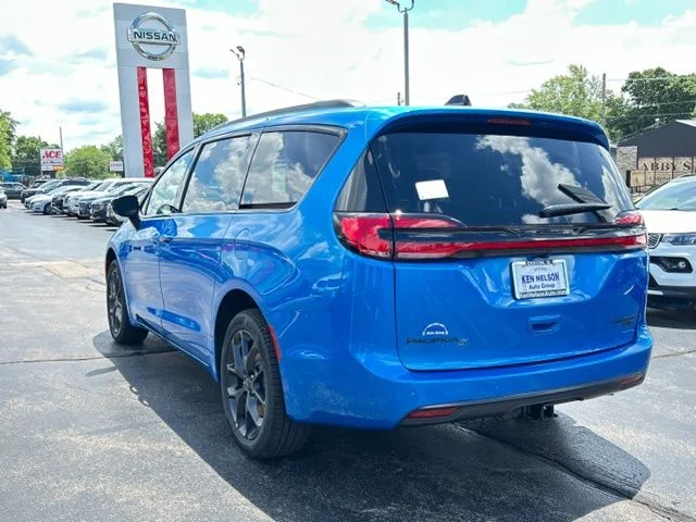 New 2027 Blue Pearl Chrysler Limited image 7