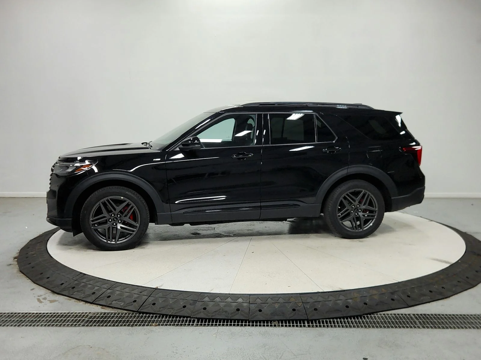 Used 2025 Black Ford ST-Line image 5
