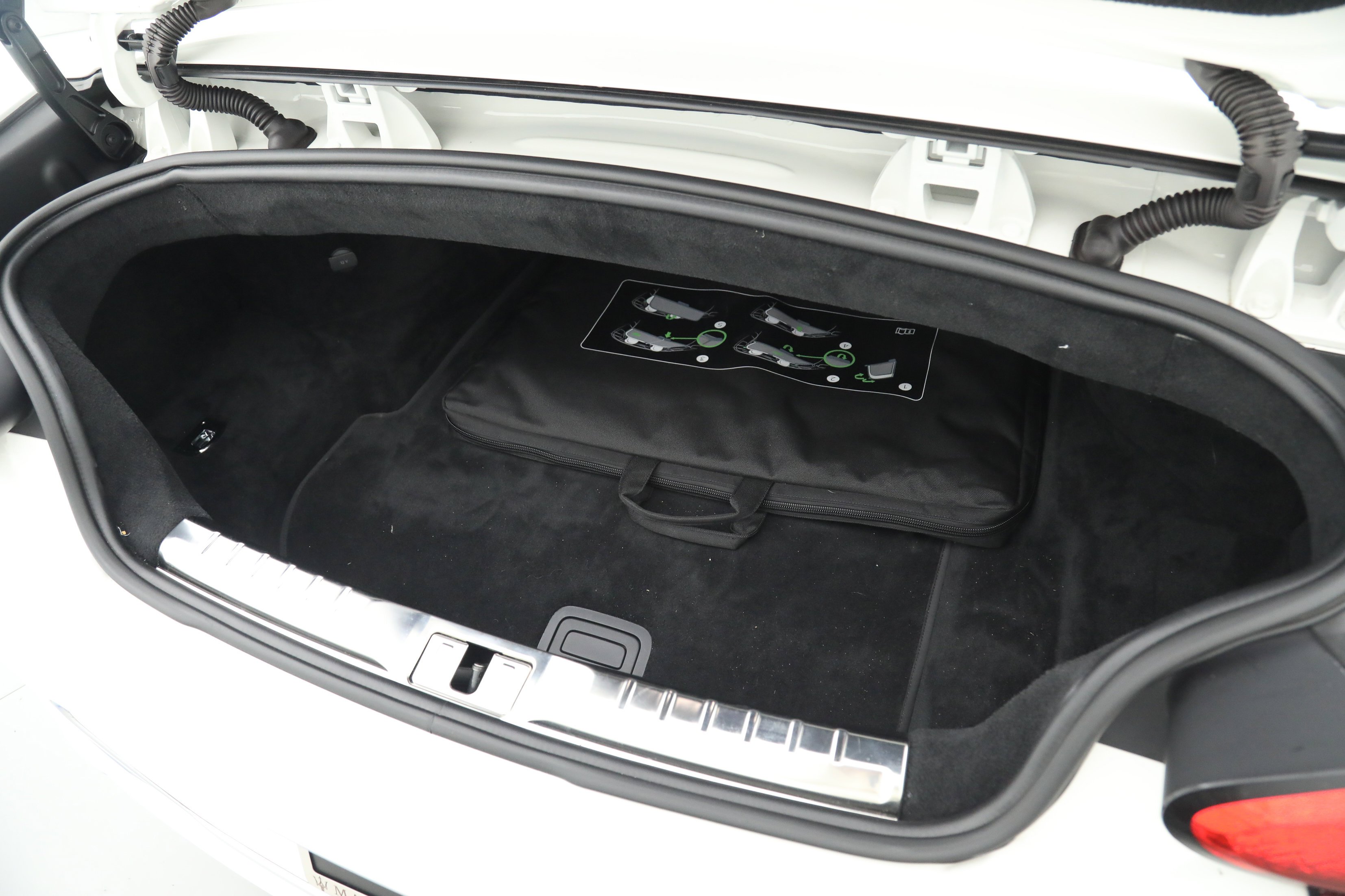 Used 2022 White Bentley GT V8 Convertible image 34