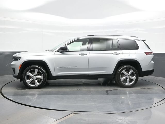 Used 2021 Silver Jeep Limited image 4