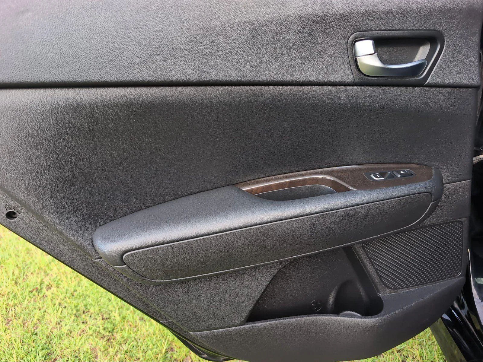 Used 2016 Ebony Black Kia EX image 29