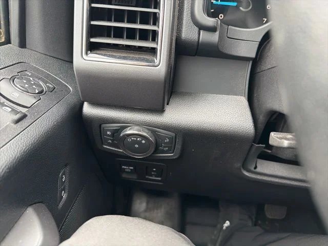 Used 2019 Red Ford XLT image 19
