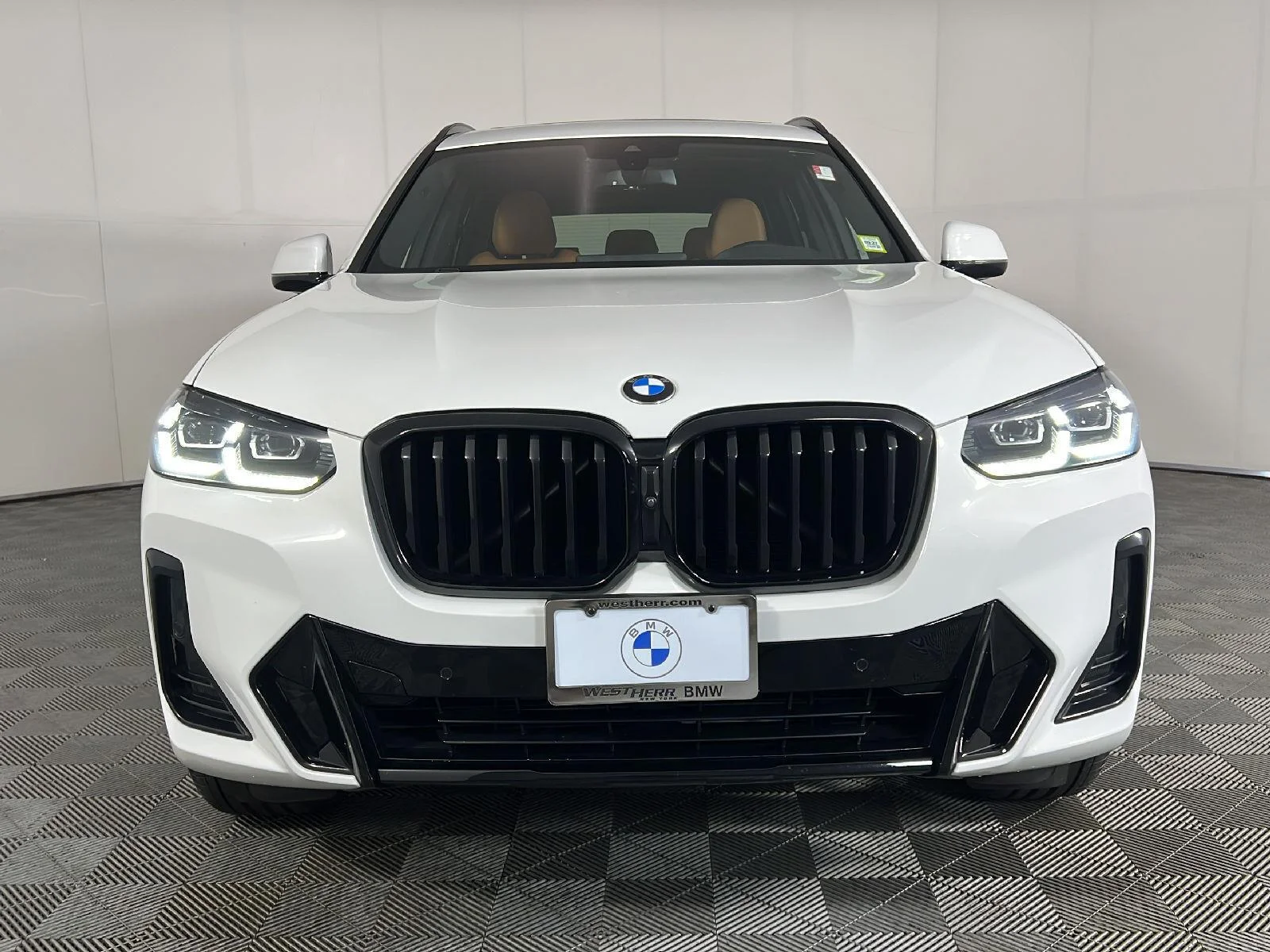 Used 2023 Alpine White BMW xDrive30i image 13