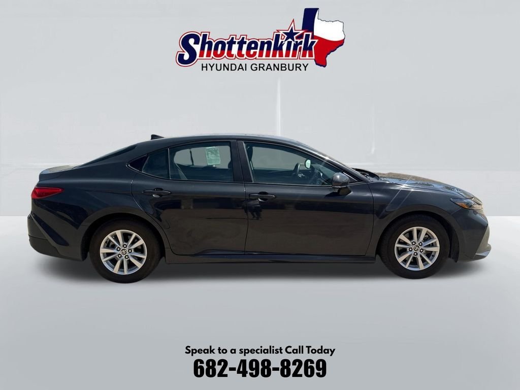 Used 2025  Toyota LE image 5