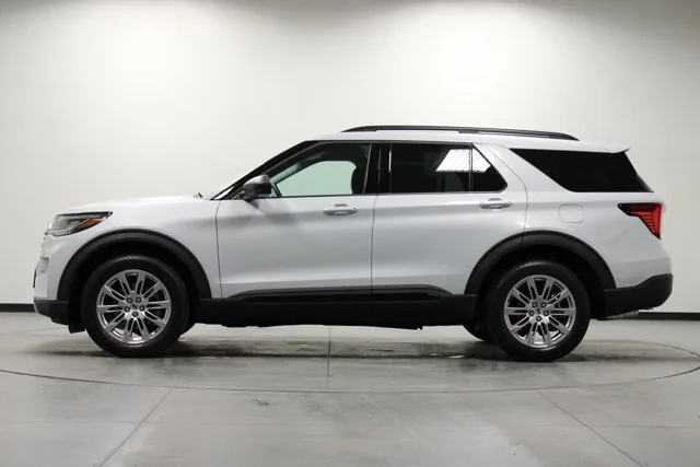 New 2026 Space White Metallic Ford Active image 31