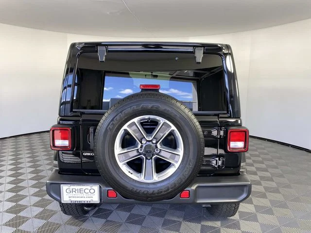 Used 2022 Black Jeep Unlimited Sahara image 7