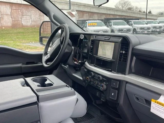 New 2026 Oxford White Ford F-350® XL image 15