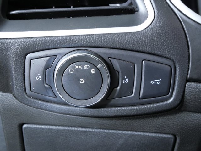 Used 2016 Gray Ford SEL image 22