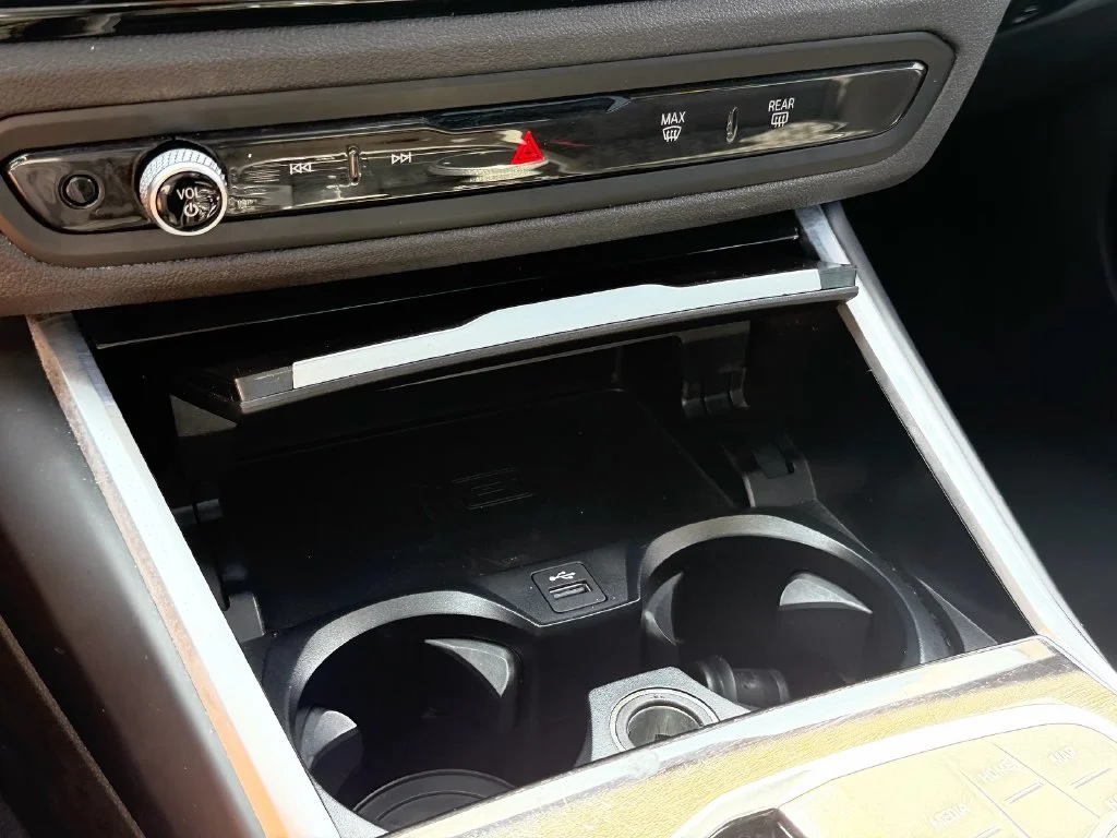 Used 2024 White BMW 330i image 25