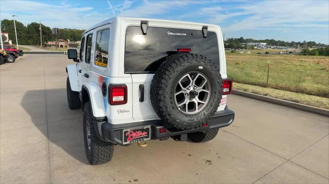 New 2027 Bright White Clear-Coat Paint Jeep  image 6