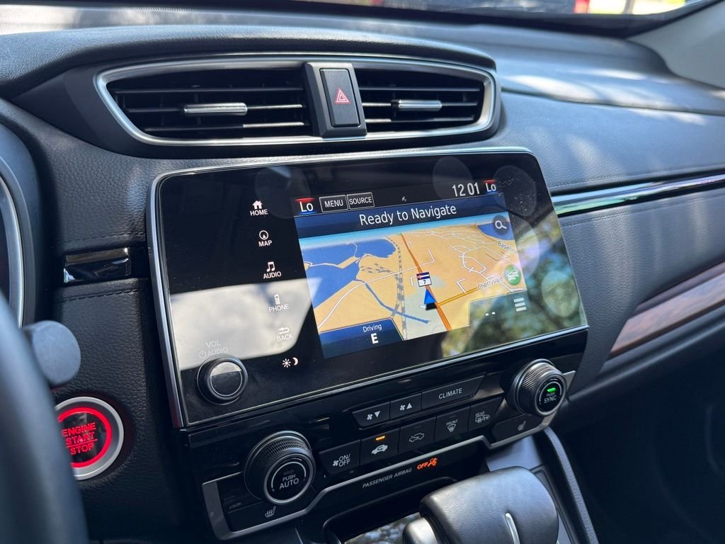 Used 2018 Lunar Silver Metallic Honda Touring image 22