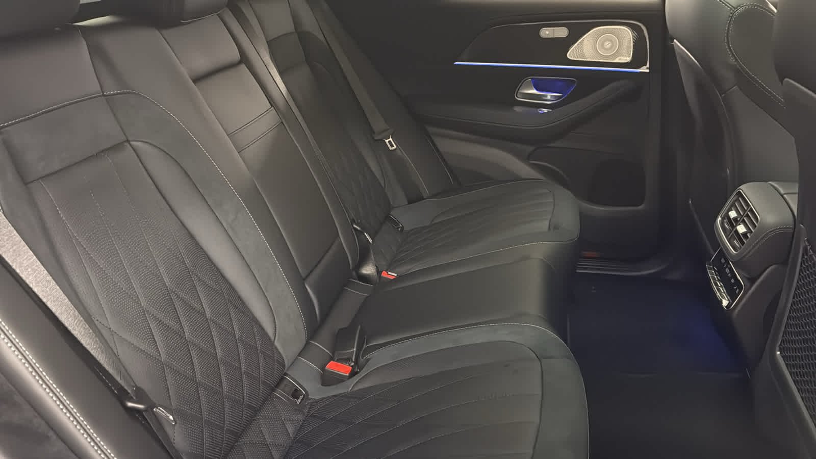 New 2026 MANUFAKTUR Silicon Grey Mercedes-Benz AMG® GLE 63 S image 35