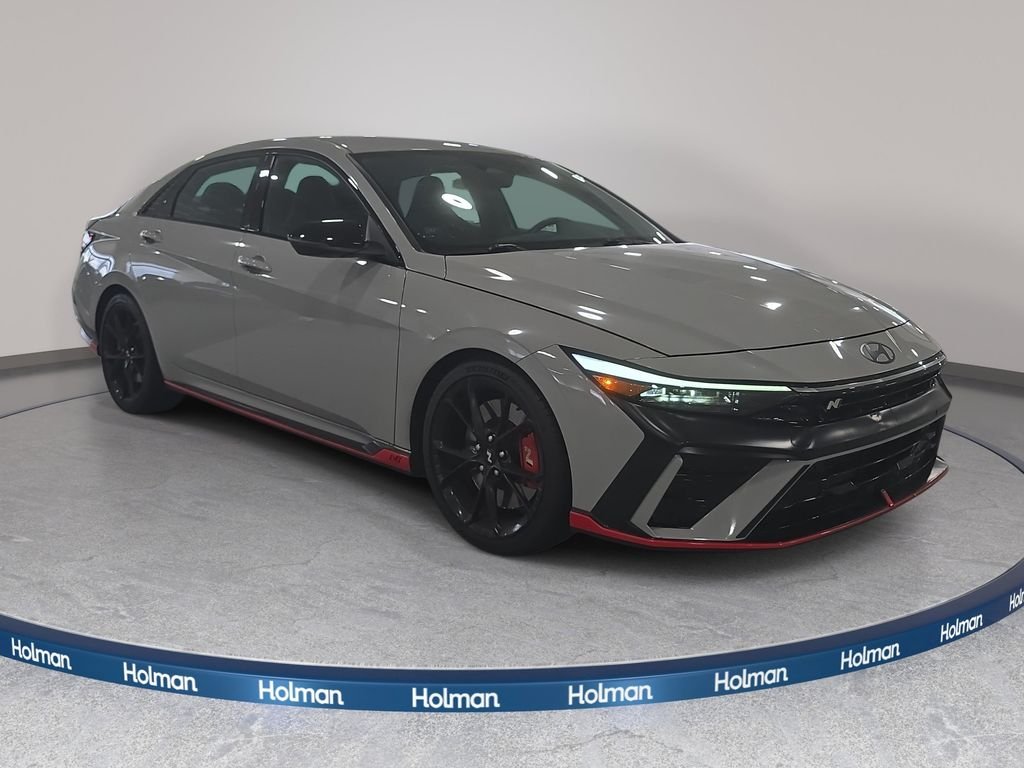 Used 2025 Cyber Gray Hyundai Base image 4