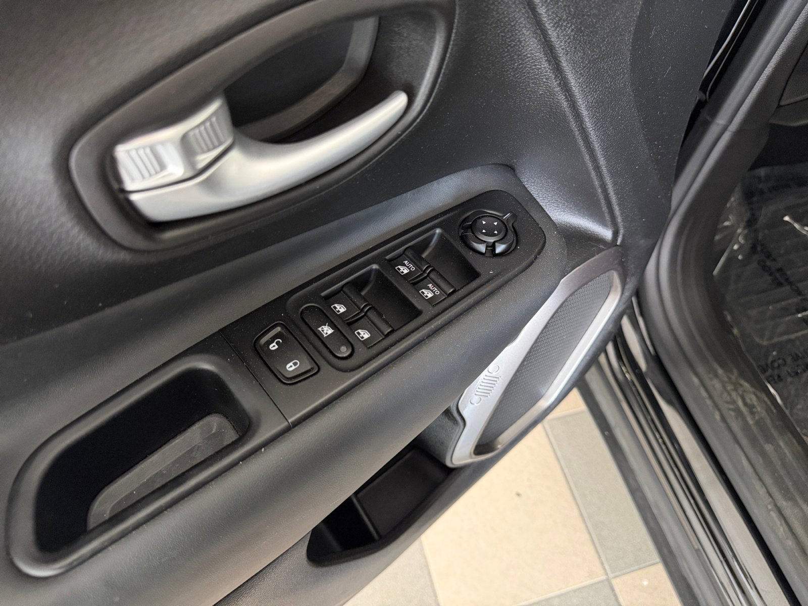 Certified Used 2023 Black Clearcoat Jeep Latitude image 29
