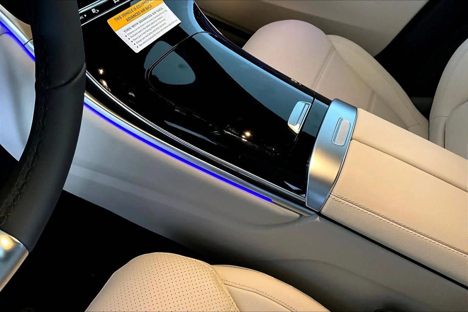 New 2026 Polar White Mercedes-Benz GLC 300 image 11
