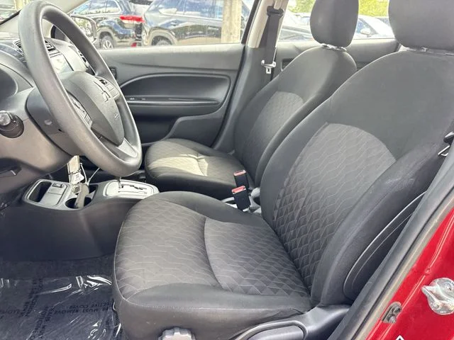 Used 2021 Red Mitsubishi  image 11