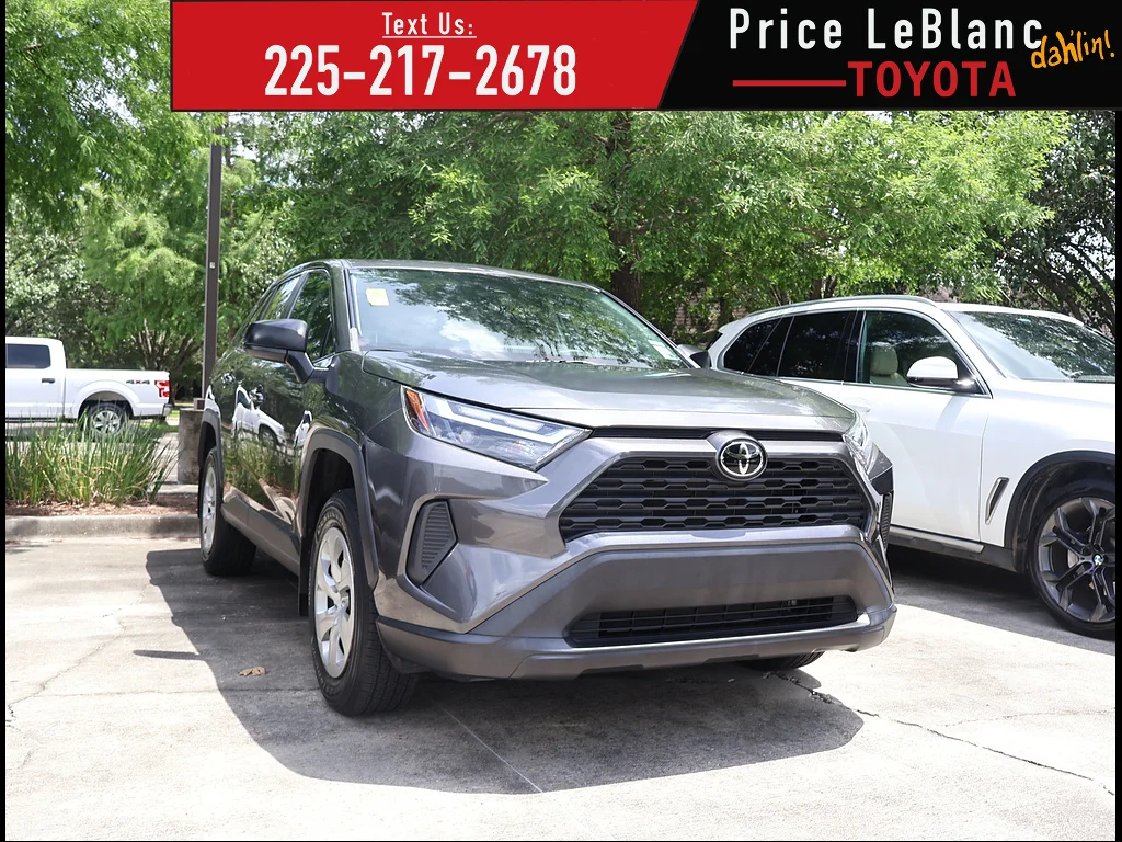 2023 Toyota RAV4 LE FWD's photo