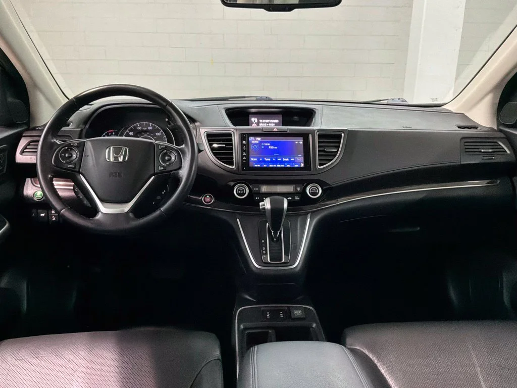 Used 2015  Honda Touring image 6