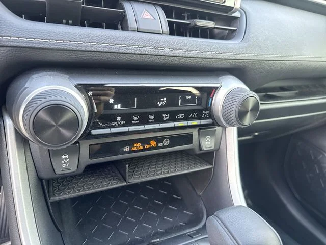 Used 2025 White Toyota LE image 22