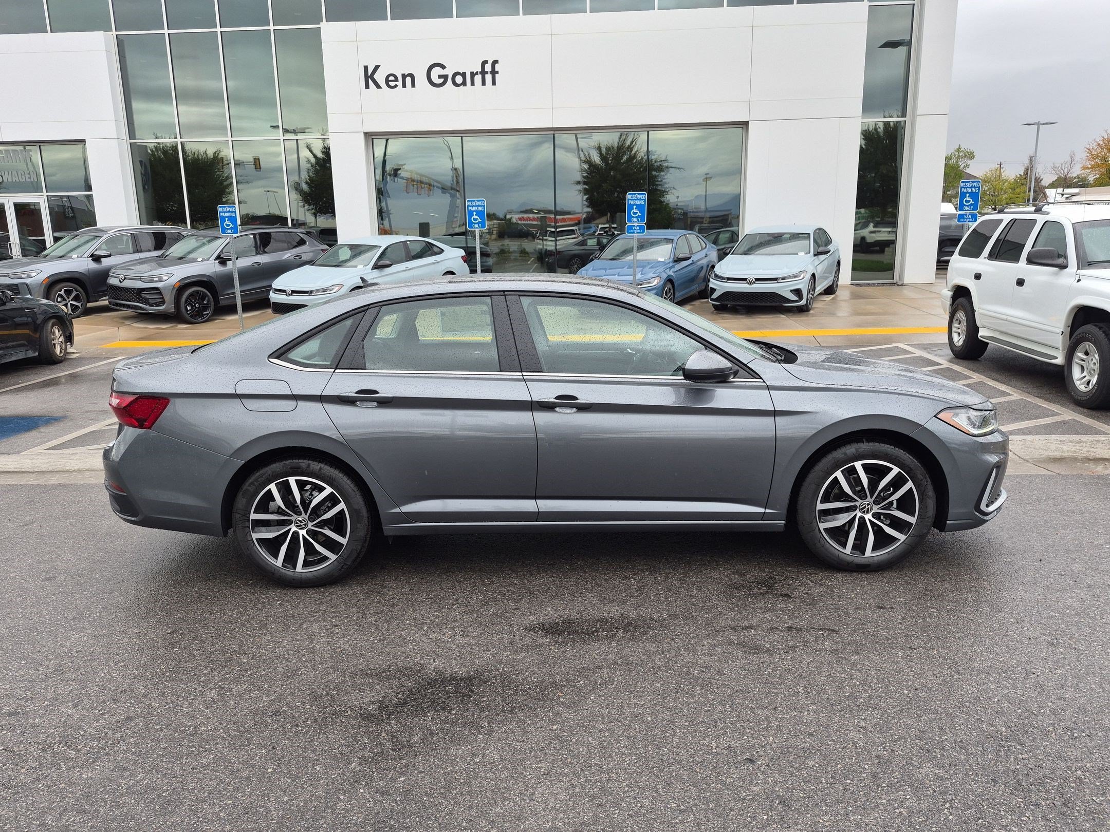 New 2027 Gray Volkswagen SE image 2
