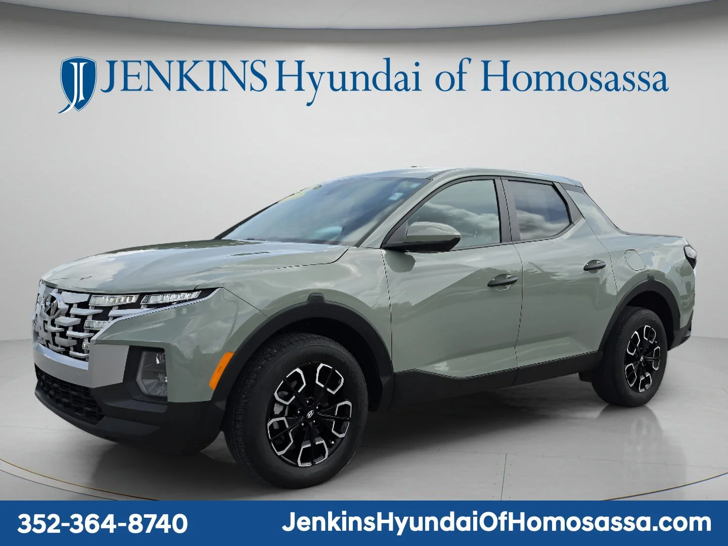 Used 2024 Green Hyundai SE image 10