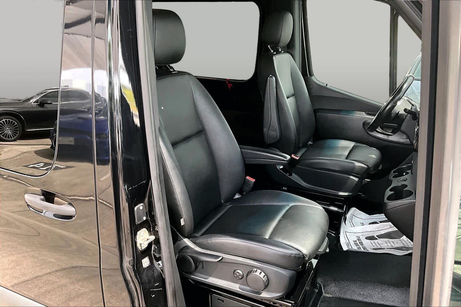 Used 2023 Obsidian Black Metallic Mercedes-Benz  image 9