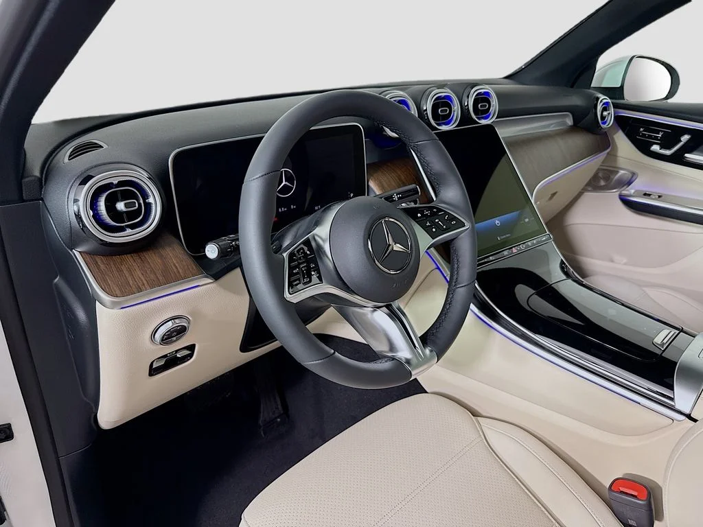 New 2026 White Mercedes-Benz GLC 300 image 9