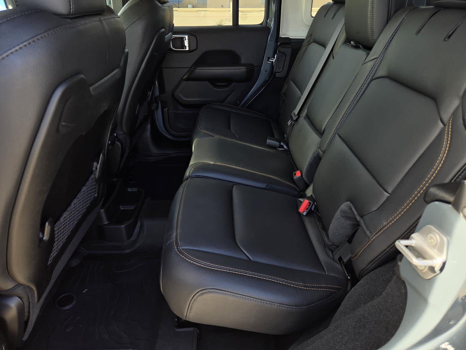 New 2026 Anvil Clear-Coat Exterior Paint Jeep Sahara image 12