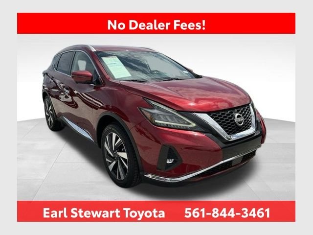 Used 2023 Red Nissan SL image 1