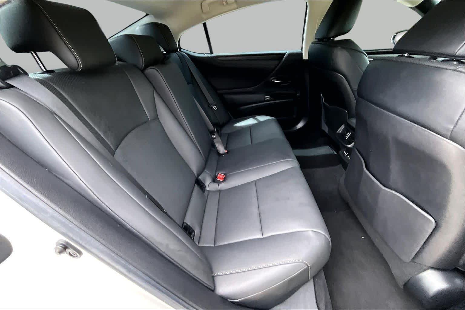 Used 2024 Eminent White Pearl Lexus  image 20