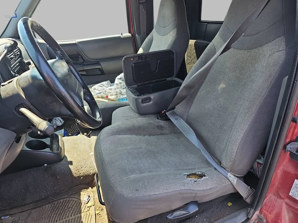 Used 2000 Red Ford XL image 18