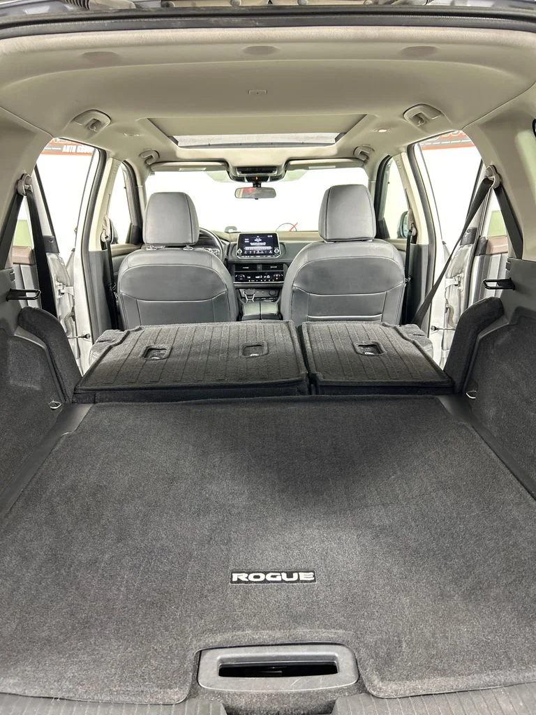 Used 2023 Silver Nissan SV image 21