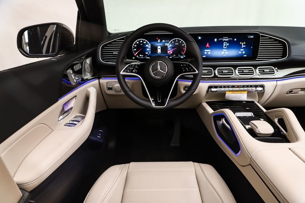 New 2026 MANUFAKTUR Moonlight White Metallic Mercedes-Benz GLE 450 image 31