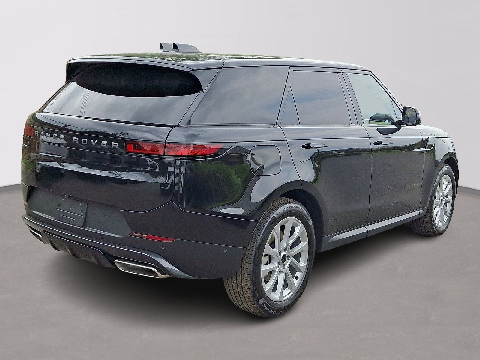 New 2026 Santorini Black LAND ROVER SE image 3