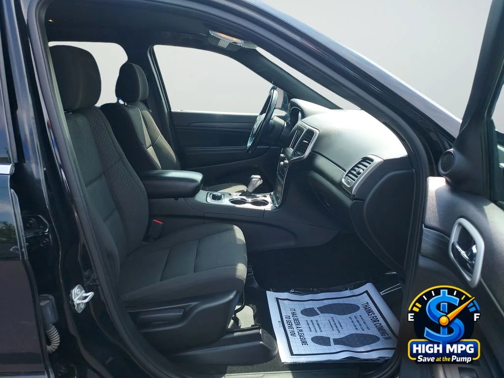 Used 2021 Black Jeep Laredo E image 24