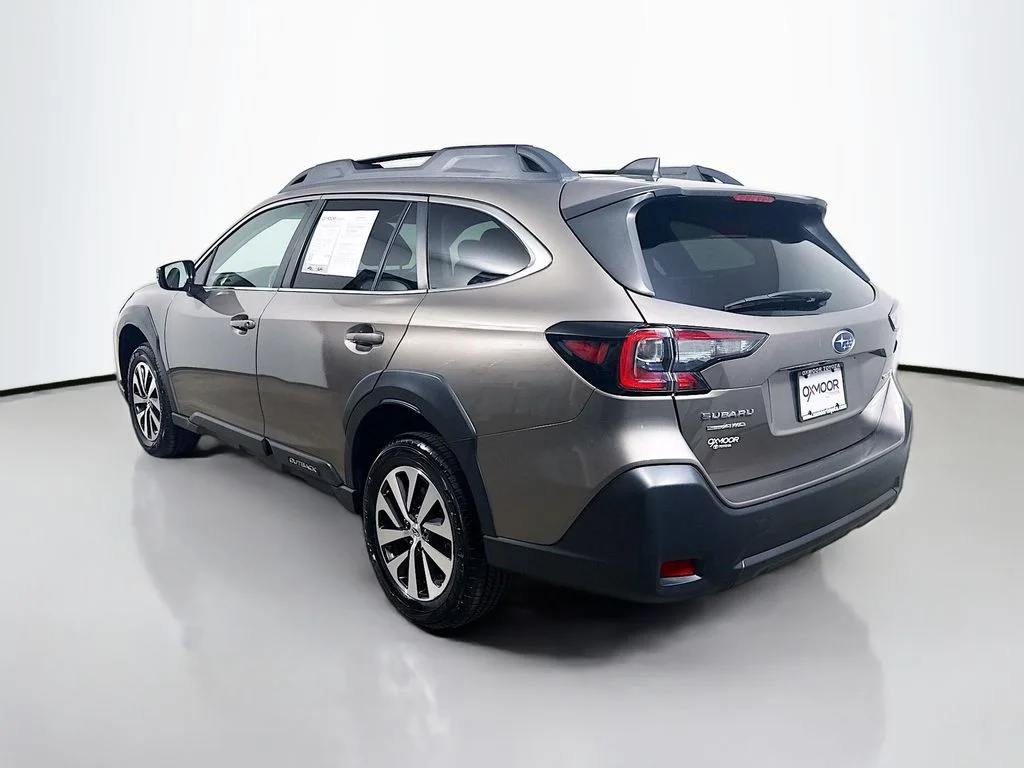 Used 2024 Brilliant Bronze Metallic Subaru Premium image 5