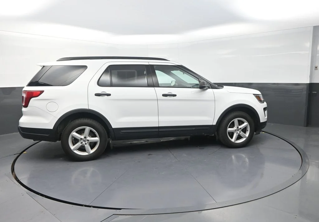 Used 2018 White Ford Base image 11