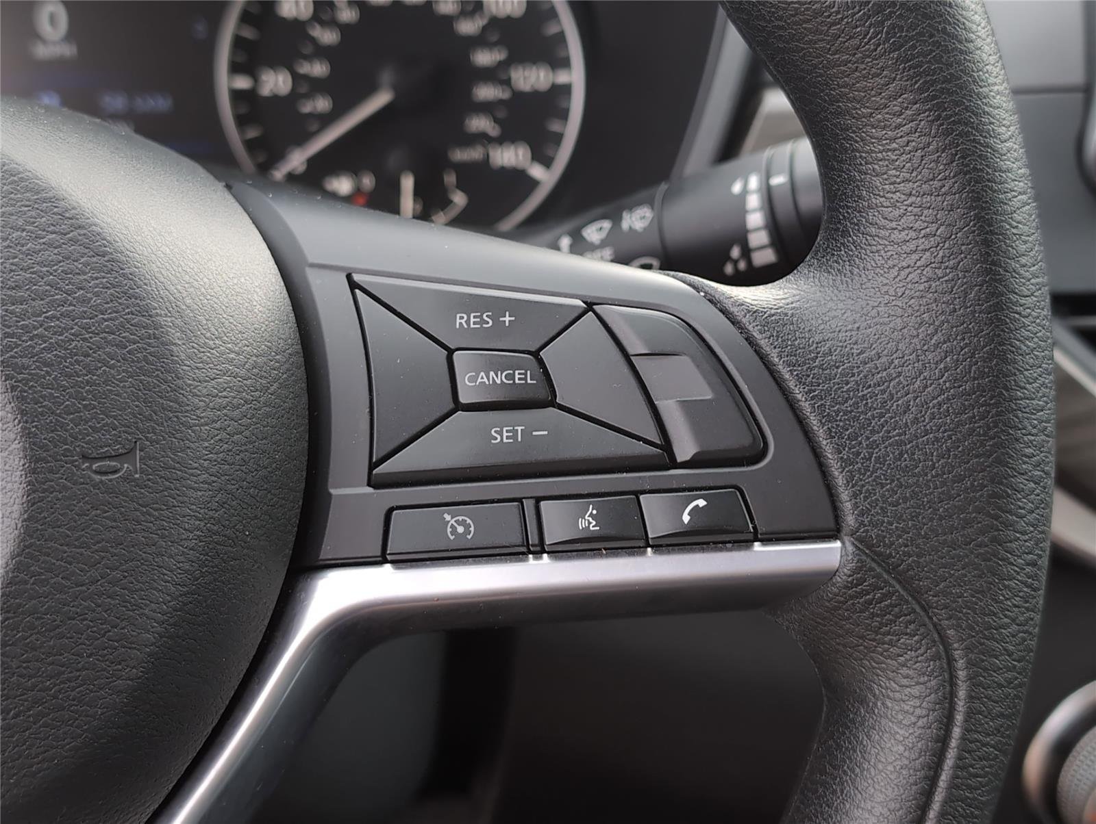 2025 Nissan Altima SV - Photo 25