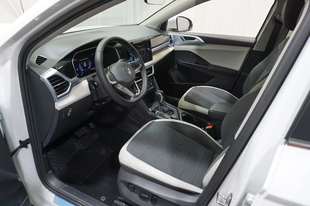 New 2026 White Volkswagen 1.5T SE image 9