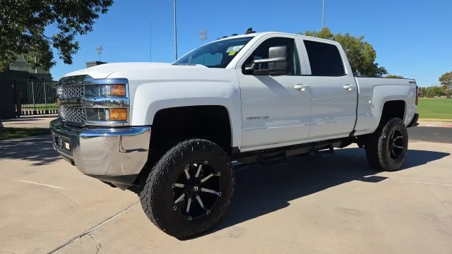 Used 2019 White Chevrolet LT image 3