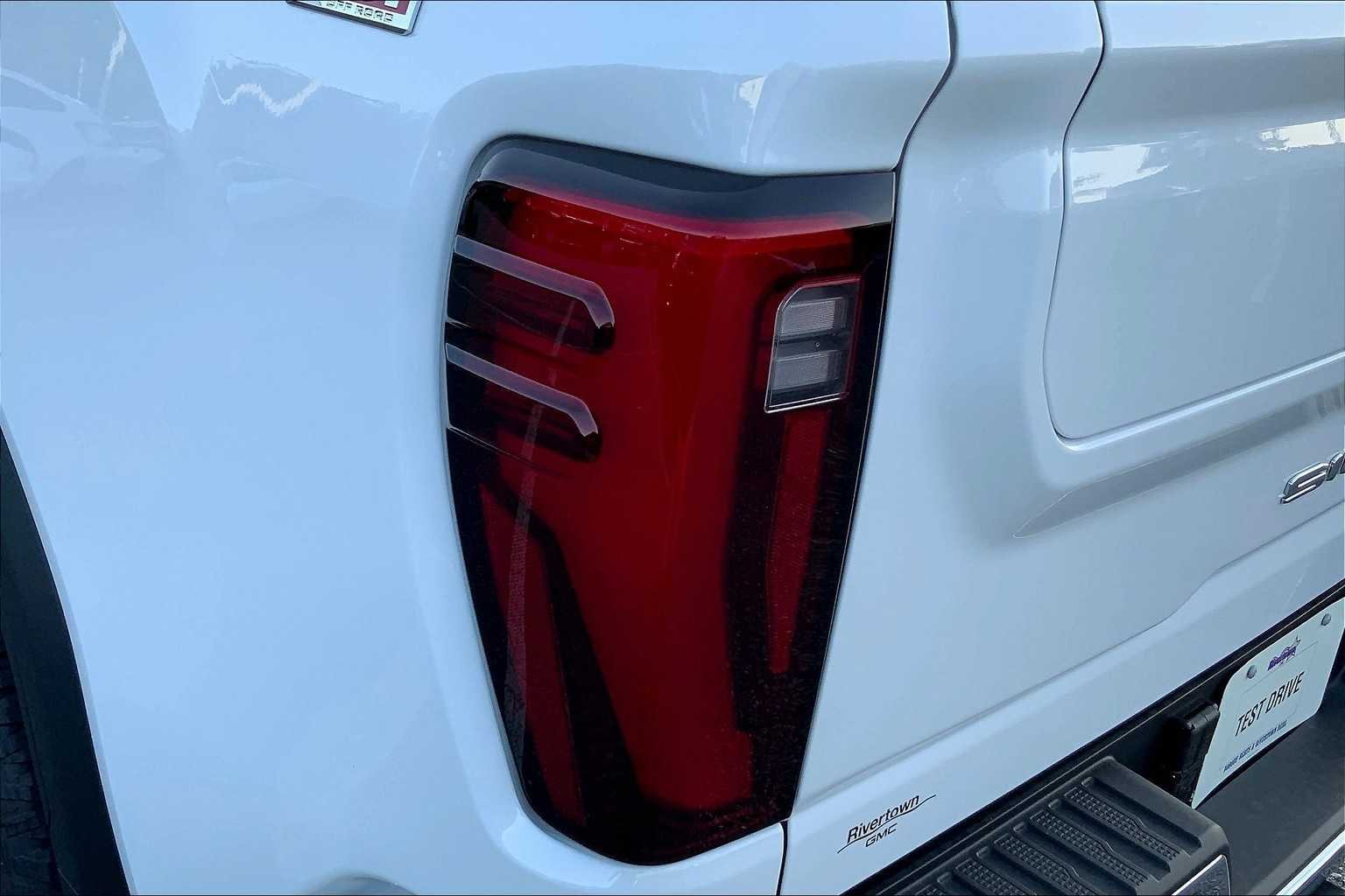 2025 GMC Sierra 2500HD SLT - Photo 14