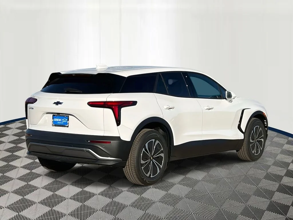 New 2026 Summit White Chevrolet LT image 5